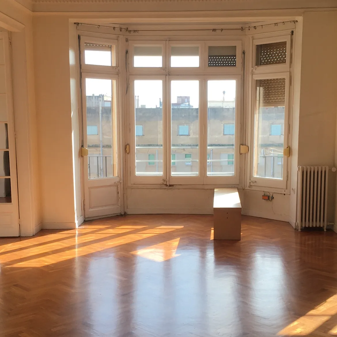 local a coworking 10 Ral64 arquitectura. Adecuació de local a coworking.