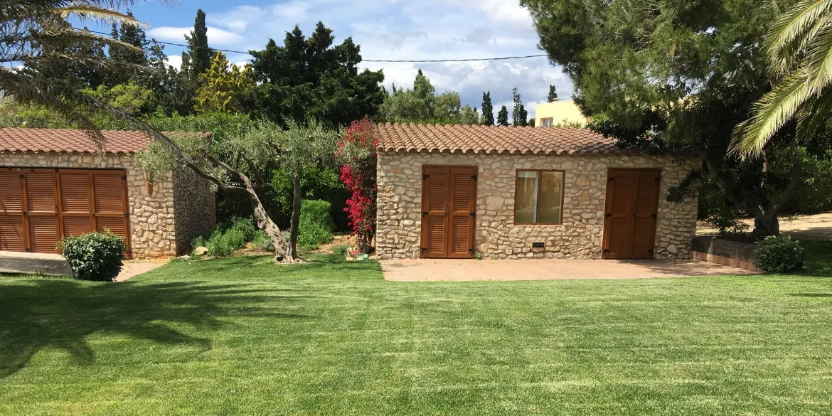 Casa Besins 1 Ral64 arquitectura. Casa Besins