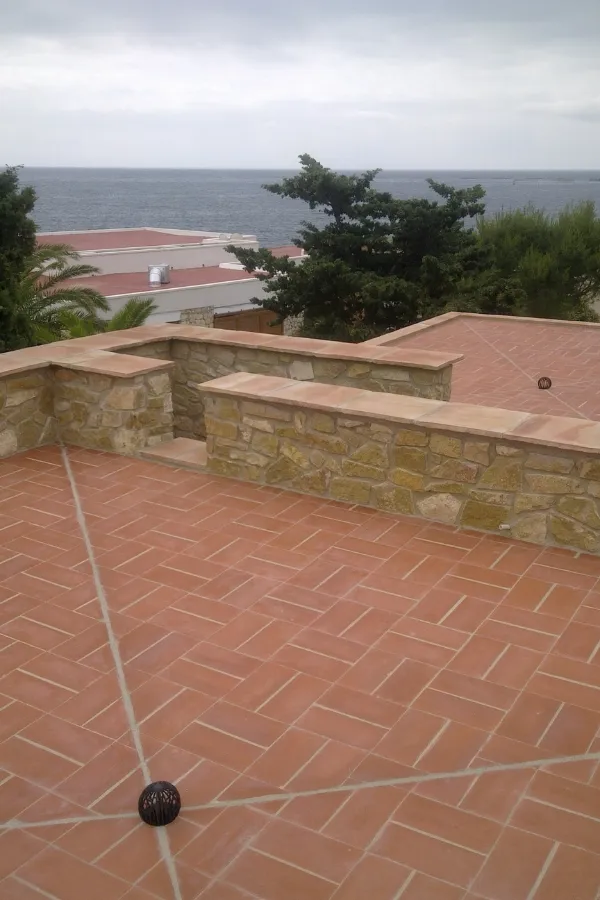 Casa Besins 8 Ral64 arquitectura. Casa Besins