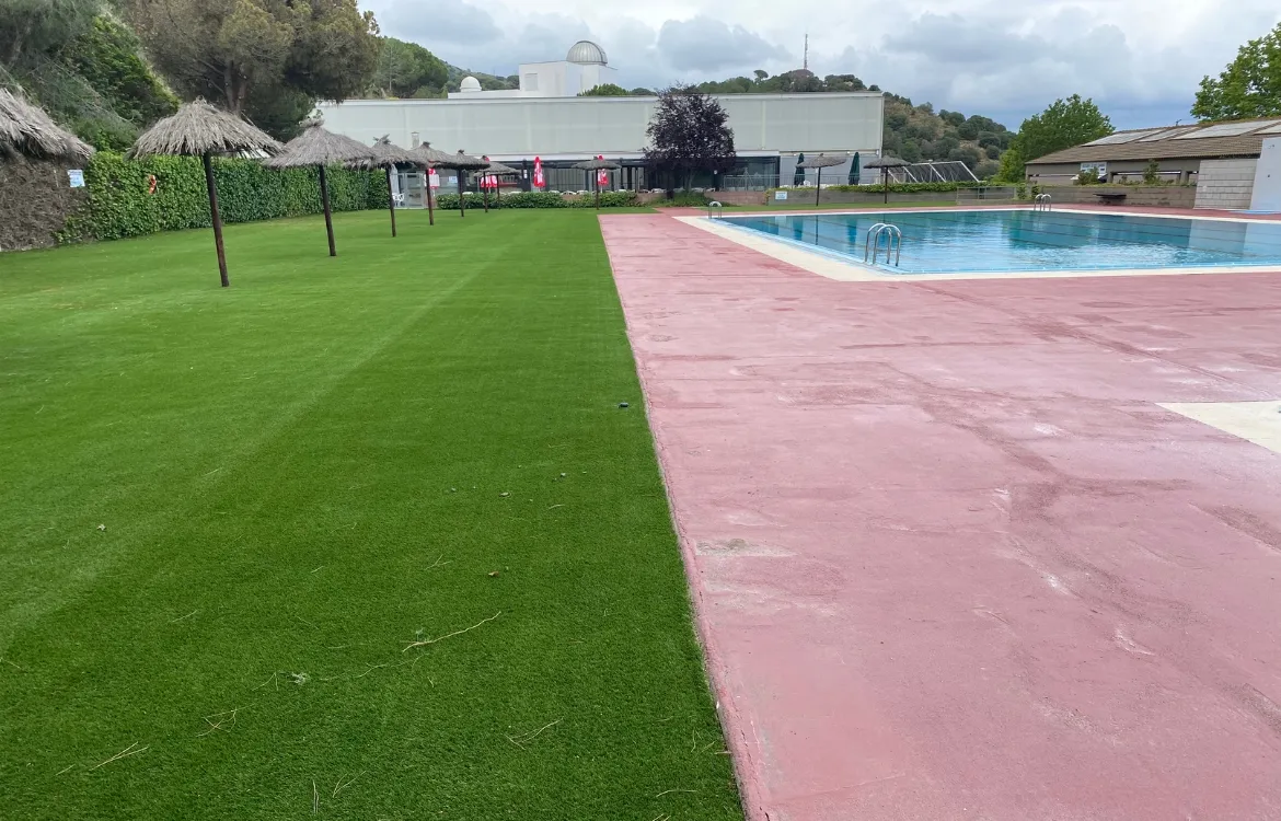 Piscina Tiana 3 Ral64 arquitectura. Piscina Tiana